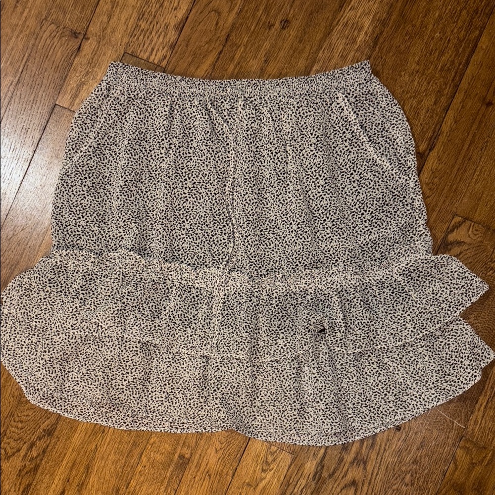 Sienna Sky Midi Skirt, Women’s Size Medium, Excellent Condition!